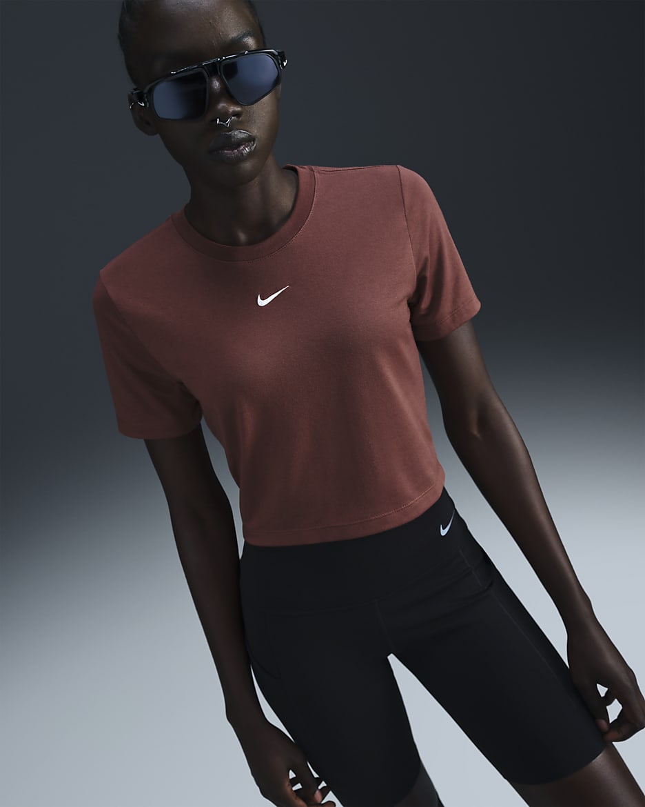 Red and white nike shirt women's online